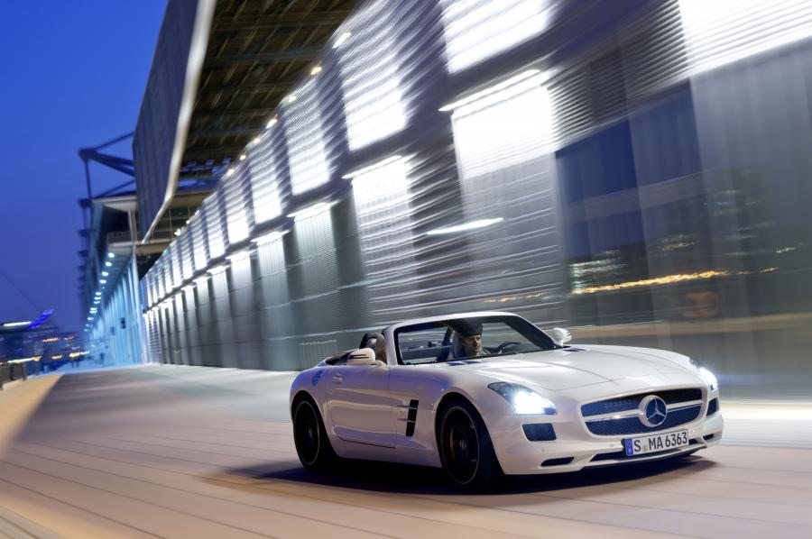  Mercedes-Benz SLS AMG Roadster 2011 года  (фото 117 из 183)